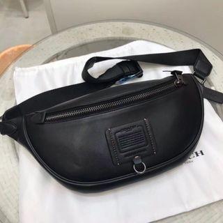 COACH 37591 新款男士腰包 素面全皮 簡約大方 氣質休閒 附購證
