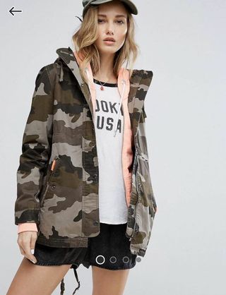 (Category: ) located in . Submitted by wear.wares (Listing ID 278310587, Image 1). Description: .