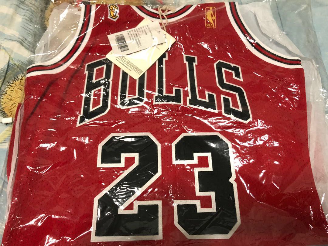 Michael Jordan legendary bulls black jersey, Men's Fashion, Activewear on  Carousell