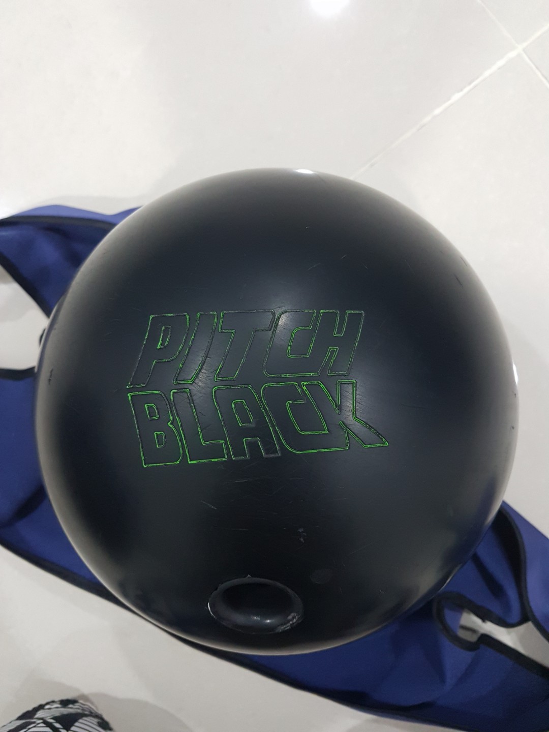 Bowling ball 14lbs Storm Pitch Black, Sports Equipment, Sports