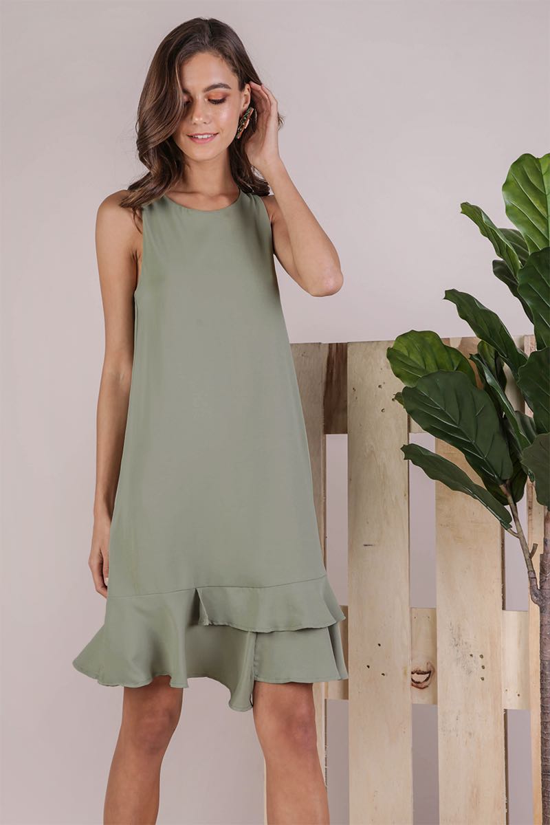 what colour goes with sage green clothes