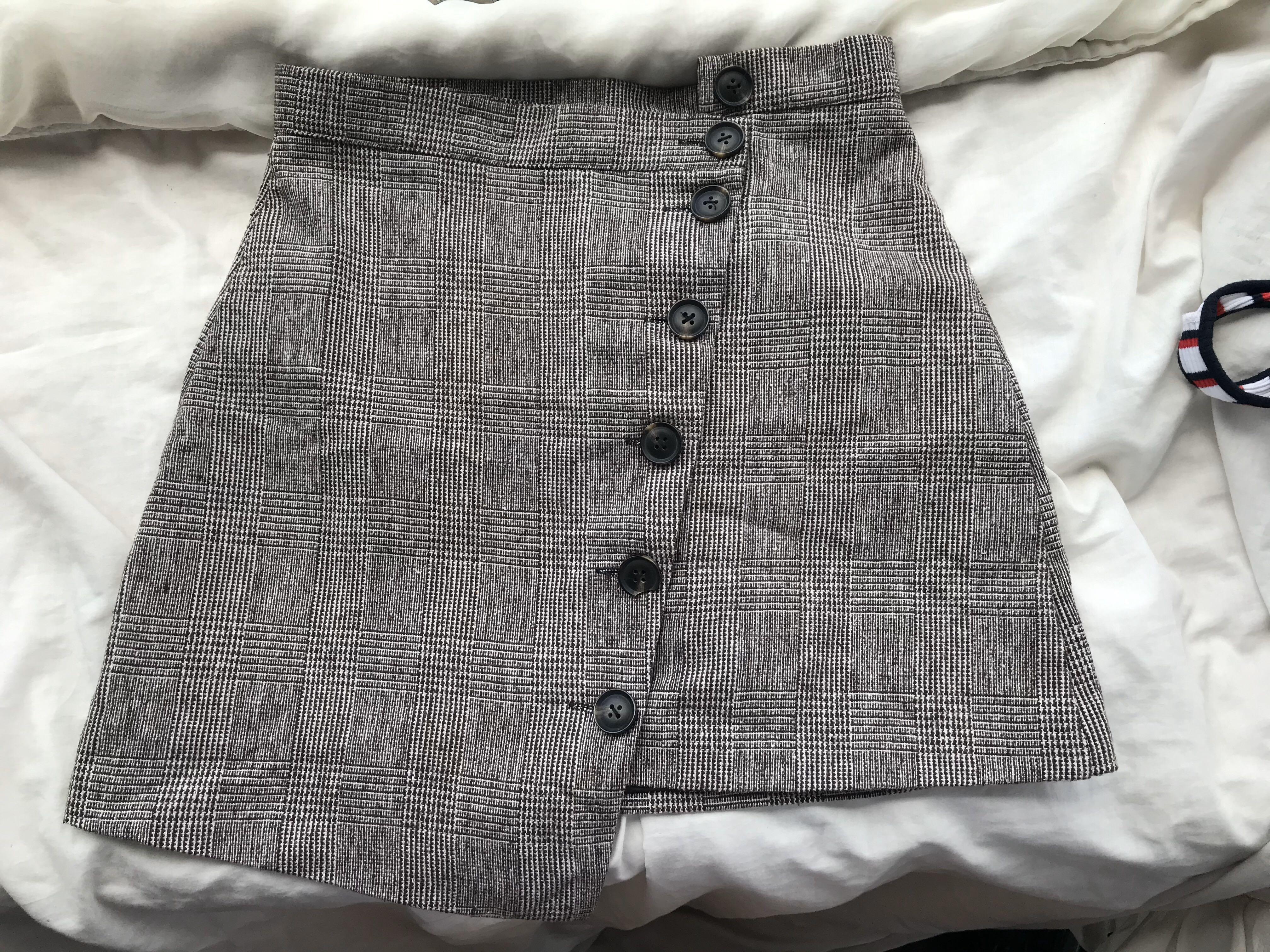 Plaid Skirt (Category: Skirts) located in Las Pinas. Submitted by _audi (Listing ID 278236001, Image 1). Description: Never used.