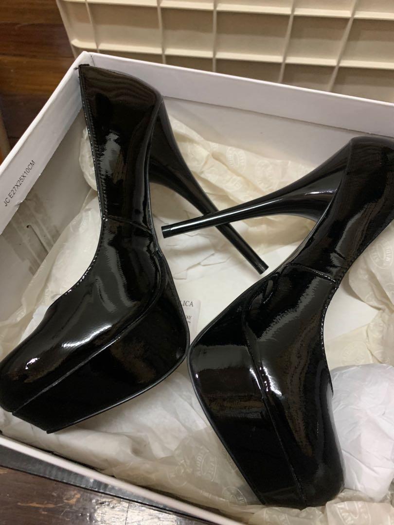 colin stuart heels
