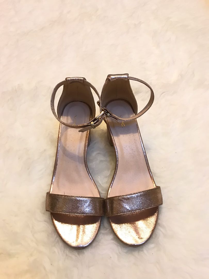 Vnc low heel rosegold on Carousell