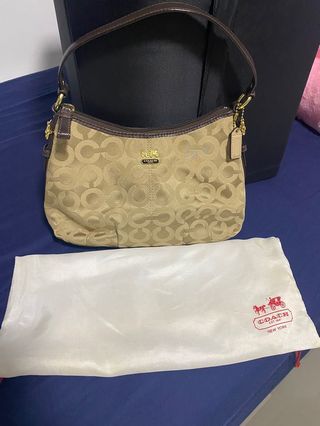 (Category: ) located in . Submitted by shopaholic14 (Listing ID 278386036, Image 1). Description: .