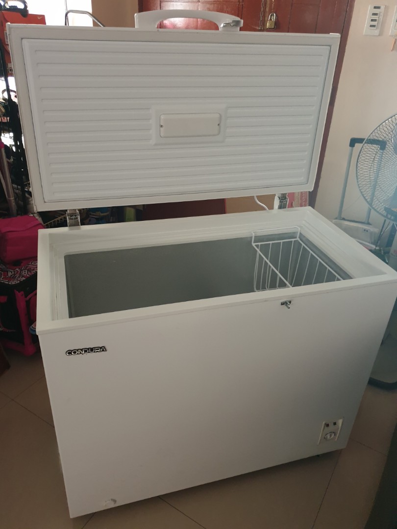 7 cu. FT. Chest Freezer Dual Function TV Home Appliances