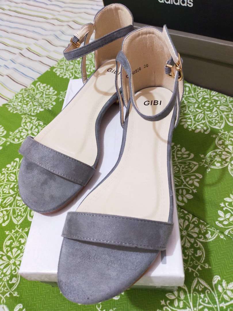 gucci black thong sandals