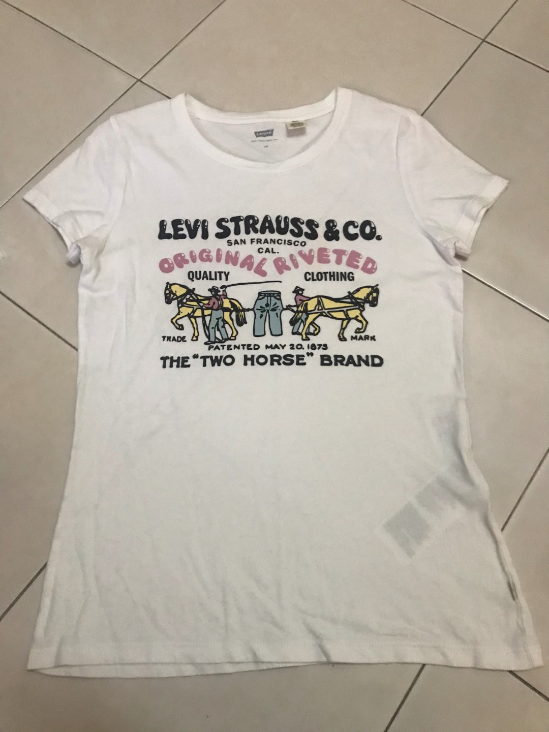 levis aeon bukit tinggi