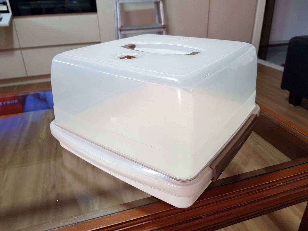 Lock n Lock Cake Carrier, Furniture & Home Living, Kitchenware