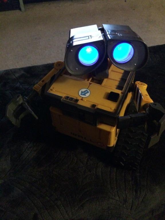 Wall-E Robot (Category: Interactive Toys) located in Baguio. Submitted by shellcollector (Listing ID 278441493, Image 3). Description: Wall-E Robot by Disney Pixar Movie 10" U-Command Robot Light Up Eyes, Talks Does not walk 10" Battery Operated Thinkway Toys NOTE: Used. Lights up, talks does'nt walk 4000 Pesos Baguio meet up or shipping.