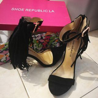 90% new black heels
