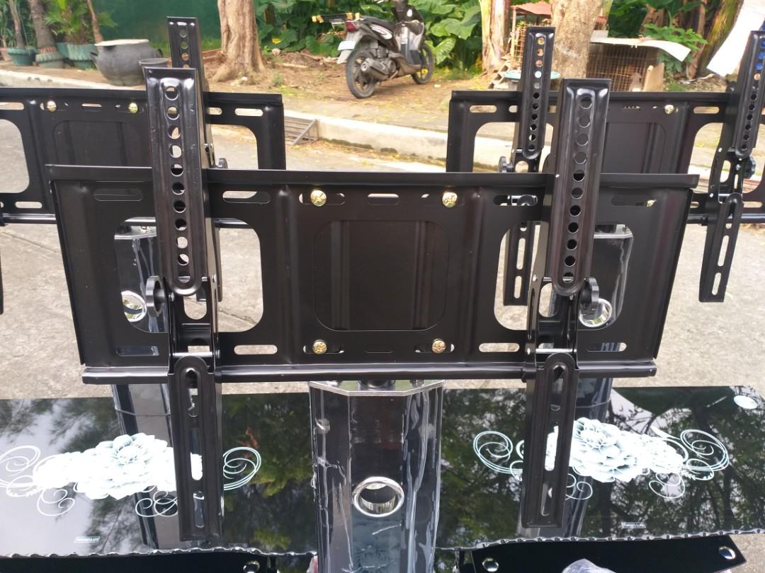 Brand new TV Rack stand with Built in TV Bracket Assembled or naka