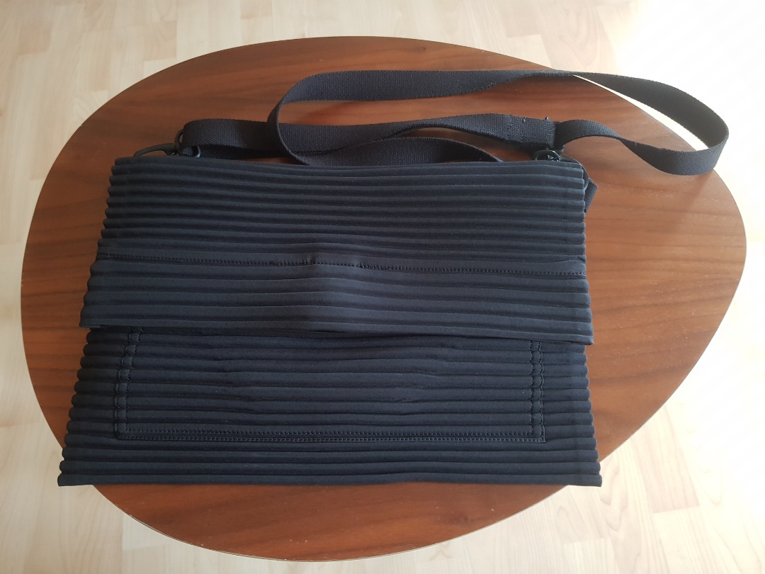 Issey Miyake Homme Plisse shoulder bag