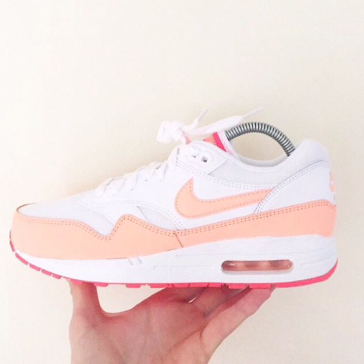 wmns air max 1 essential