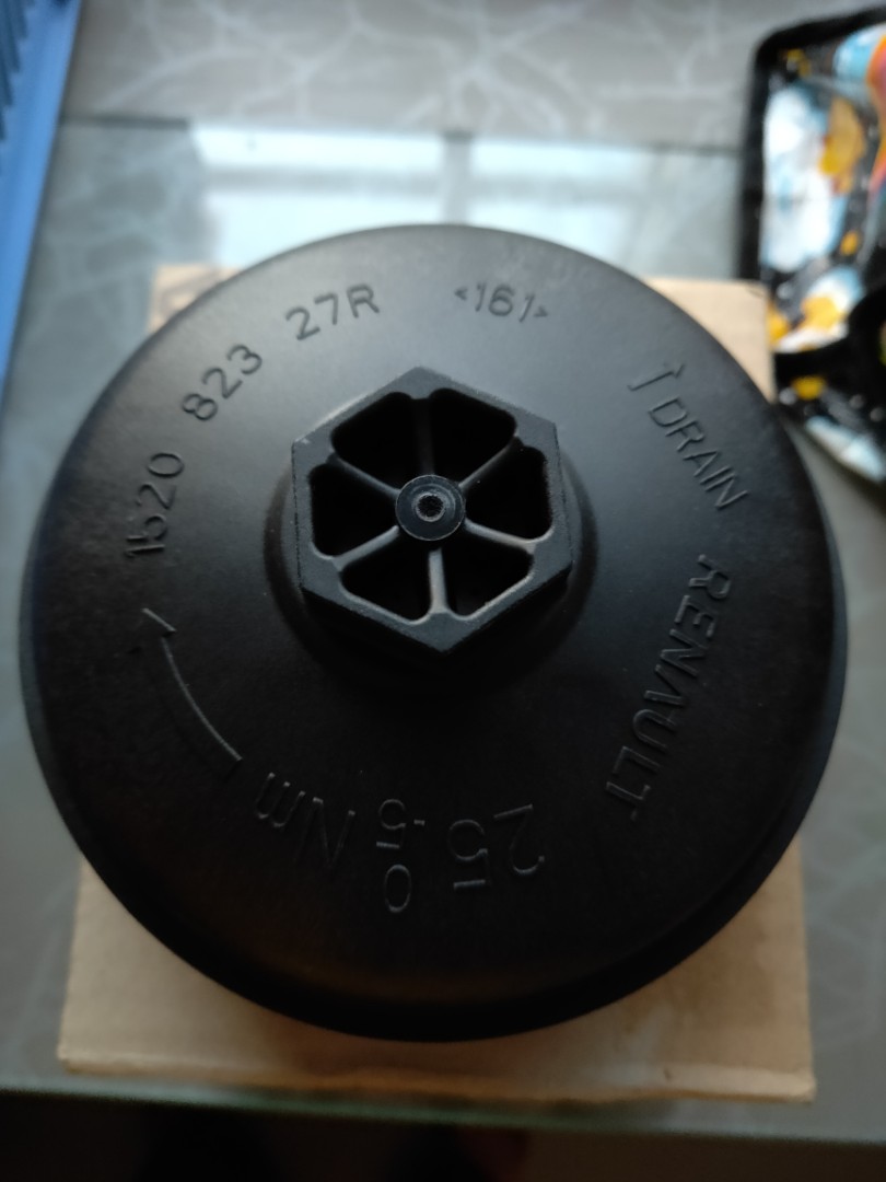 Original Nissan Qashqai oil lid cap, Car Accessories, Car