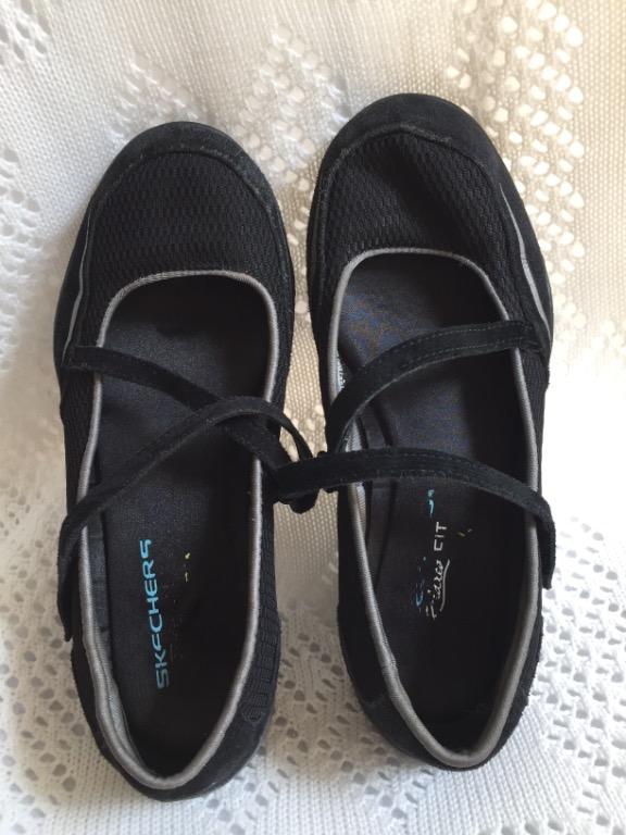 sketchers black slip on