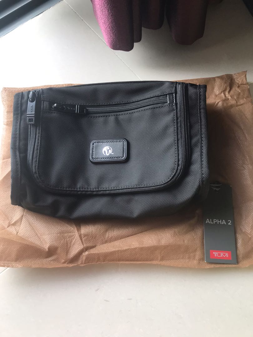 Tumi Travel Kit (Brand New), Luxury, Bags & Wallets on Carousell