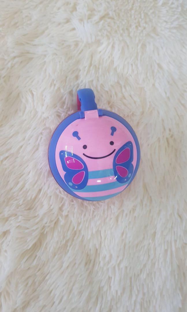 Baby items (Category: Baby Toiletries & Grooming) located in Quezon City. Submitted by hotstuffmanila (Listing ID 278744200, Image 2). Description: 1. Baby necklace teether. Never used, just stored. Flaw: pouch has stain. 2. No spill snack cup. Baby never used it just removed from box. Take all for PhP 350 only. .