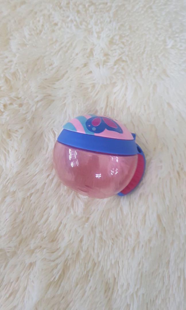 Baby items (Category: Baby Toiletries & Grooming) located in Quezon City. Submitted by hotstuffmanila (Listing ID 278744200, Image 3). Description: 1. Baby necklace teether. Never used, just stored. Flaw: pouch has stain. 2. No spill snack cup. Baby never used it just removed from box. Take all for PhP 350 only. .