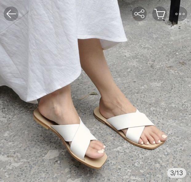 BN SAPPUN FLUA NATURAL LEATHER SLIPPERS IN WHITE IN KOREAN SIZE 250 US 7.5