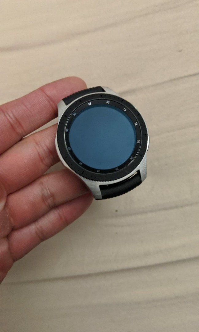 Brand new never used Samsung galaxy smart watch