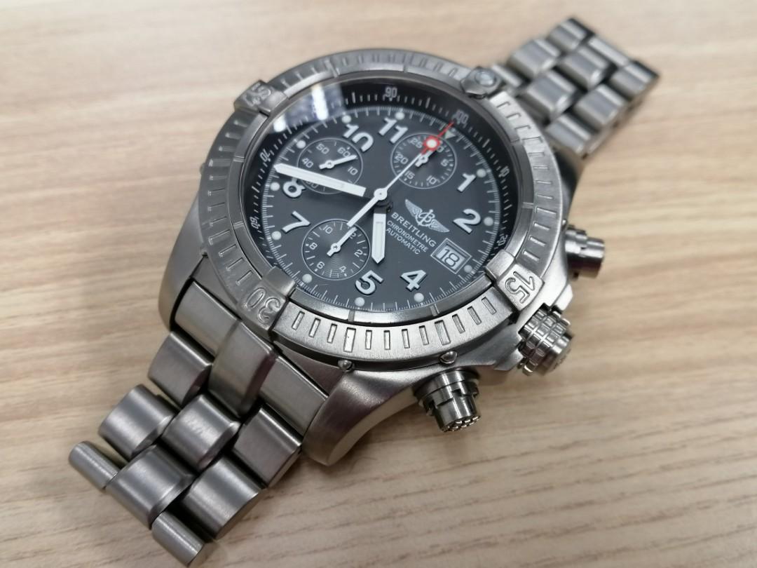 Breitling chrono avenger E13360 titanium chronograph watch Luxury