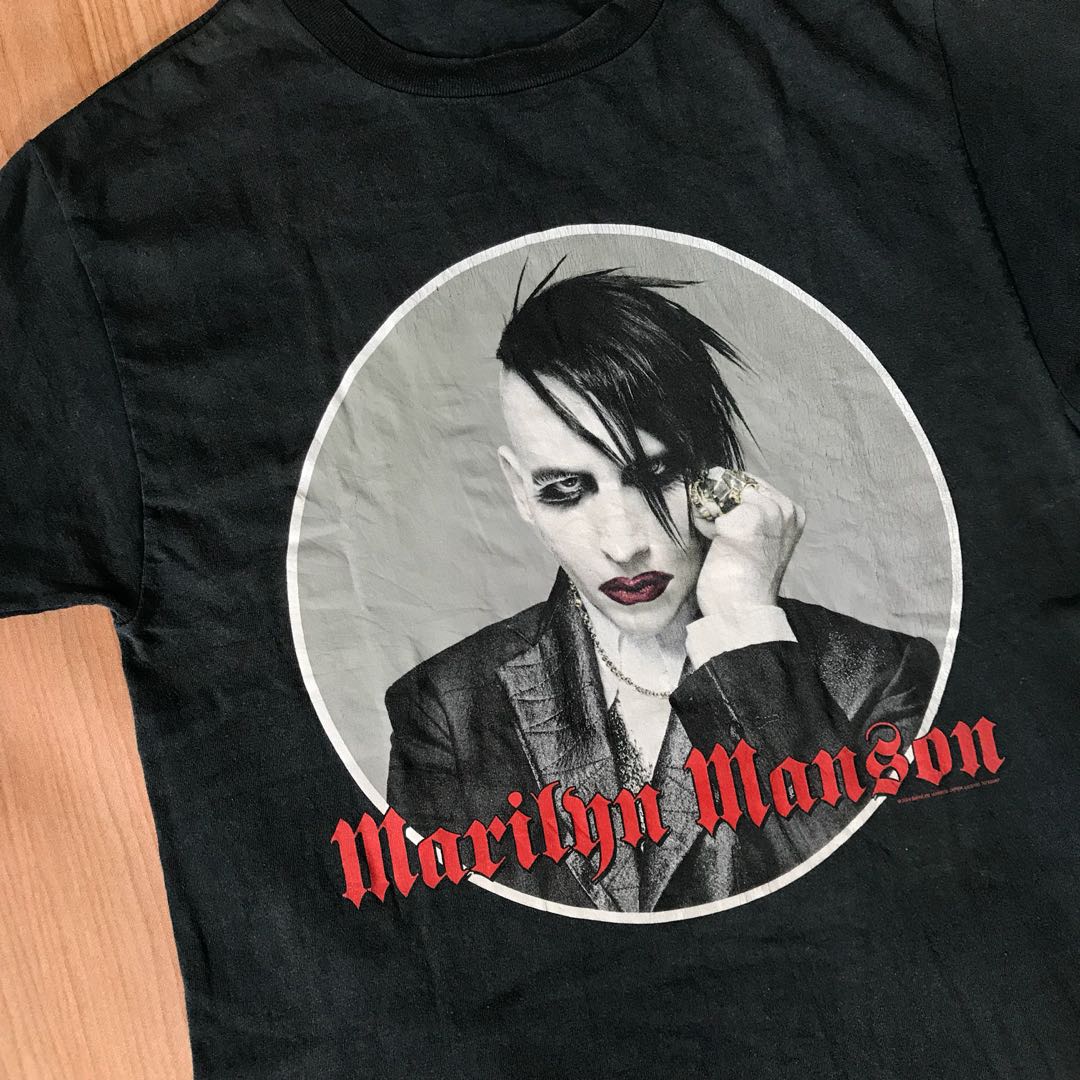Milagroso después del colegio Multa Marilyn Manson - vtg supreme nike adidas bape rayon hawaii, Men's Fashion,  Tops & Sets, Tshirts & Polo Shirts on Carousell