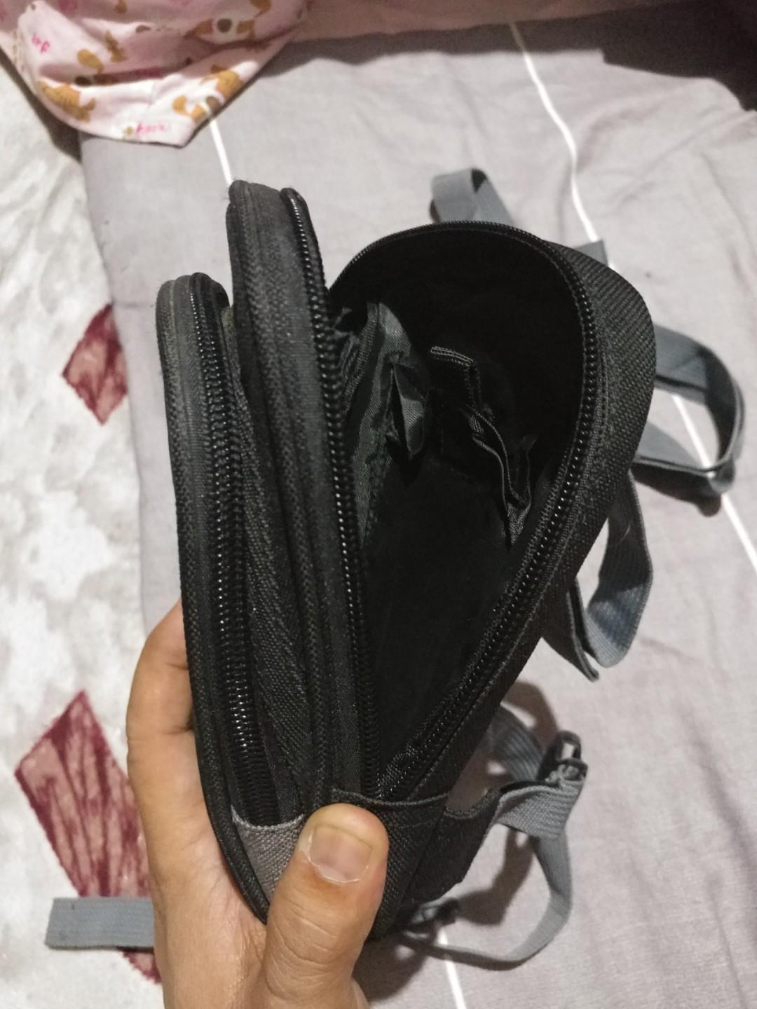 MTX leg bag (Category: Sling Bags) located in Valenzuela. Submitted by macandrei (Listing ID 278839320, Image 3). Description: MTX leg bag used only once for ride Call or text for faster transaction 09184910005.