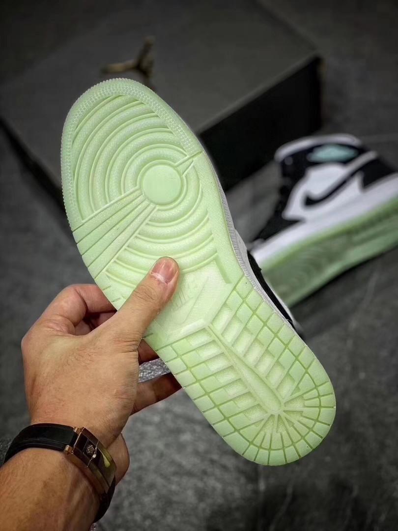 neon green af1