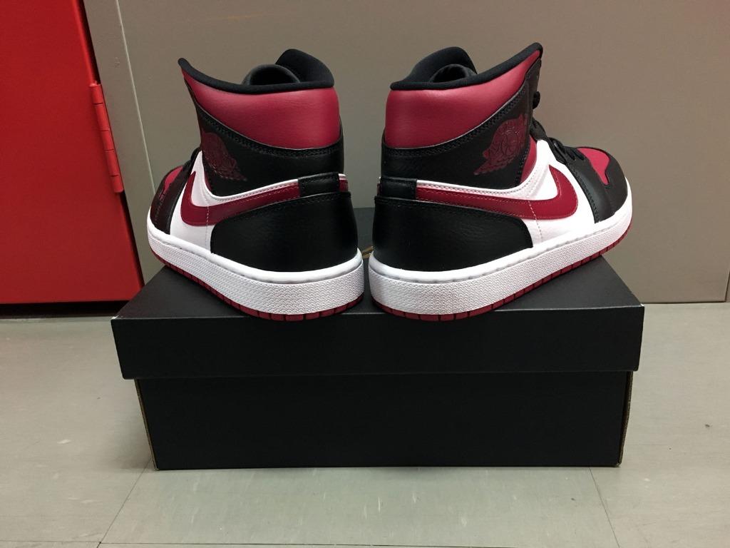 what stores sell jordan 1