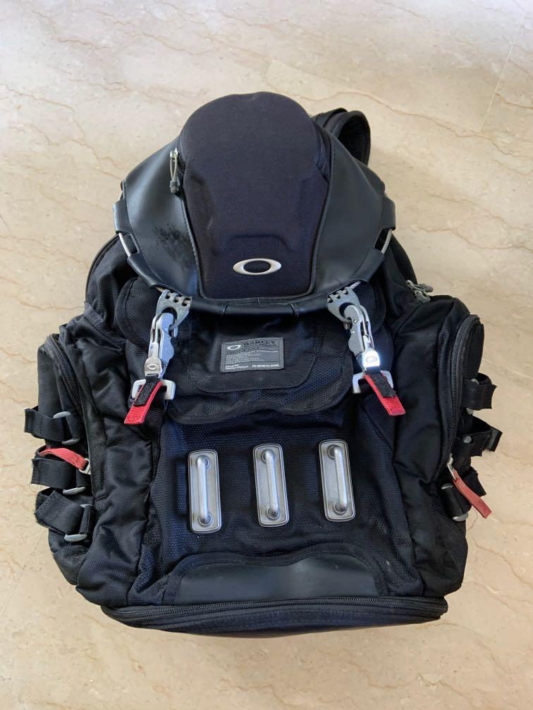 Oakley Kitchen Sink Backpack Men S Fashion Bags Wallets Backpacks On Carousell