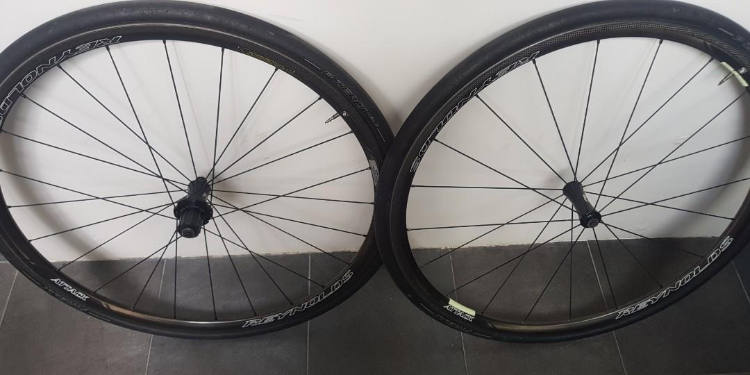 Reynolds Attack Carbon Tubeless 700c Wheelset