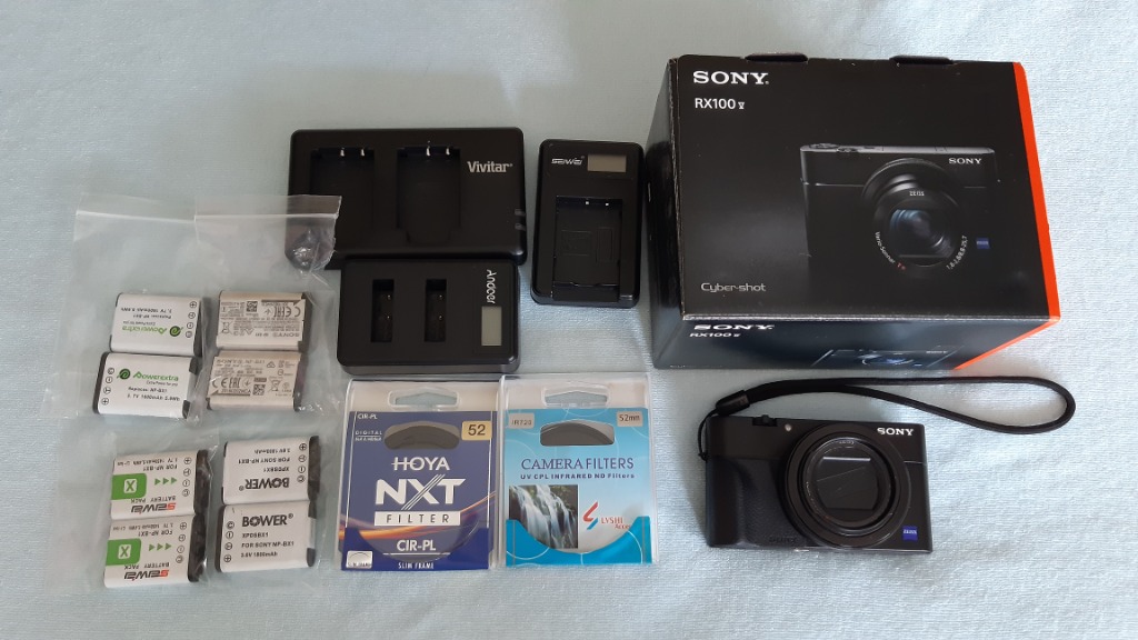 Sony RX100 V with Lensmate and many extra batteries (price reduced ...