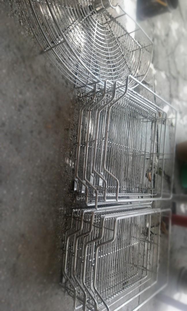 Stainless Steel Kitchen Drawer Cabinet (Category: Home Improvement Tools & Accessories) located in Muntinlupa City. Submitted by jemmypags (Listing ID 278788065, Image 2). Description: A. Oval Corner pull out basket (weight: 2.75kg per pc)(size: 29 x 16 x 3inch) = 500 per pc (2pcs available) wala na po to drawer guide o yun rod. maghanap na lang po kayo sa home depot o magimprovise na lang. Medyo madumi, sabe papa ko may panglinis sa stainless pe