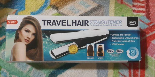 Travel hair straightener