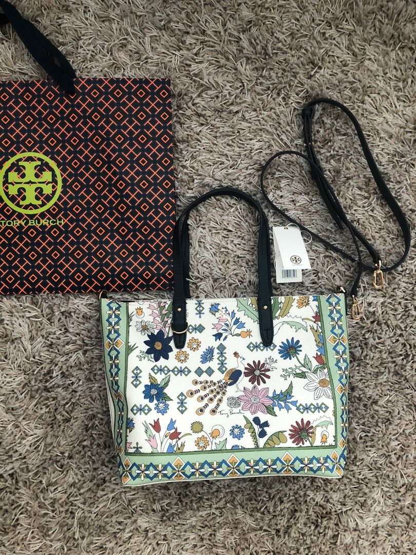 Kerrington small zip tote outlet