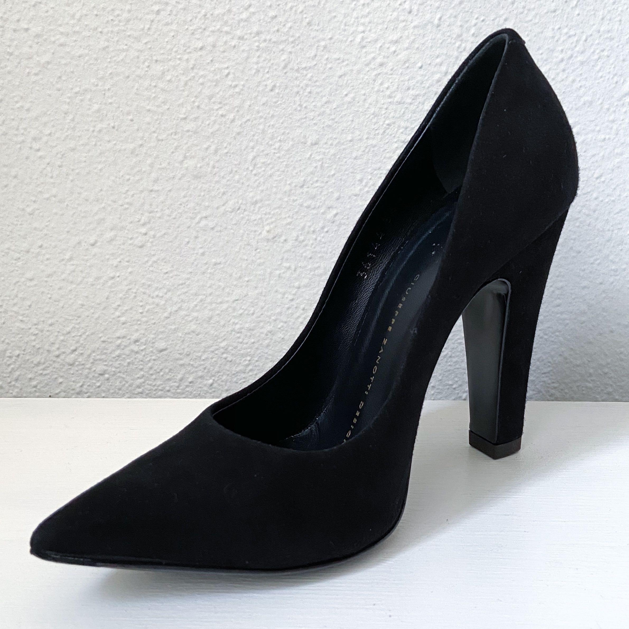 Giuseppe zanotti top black suede heels