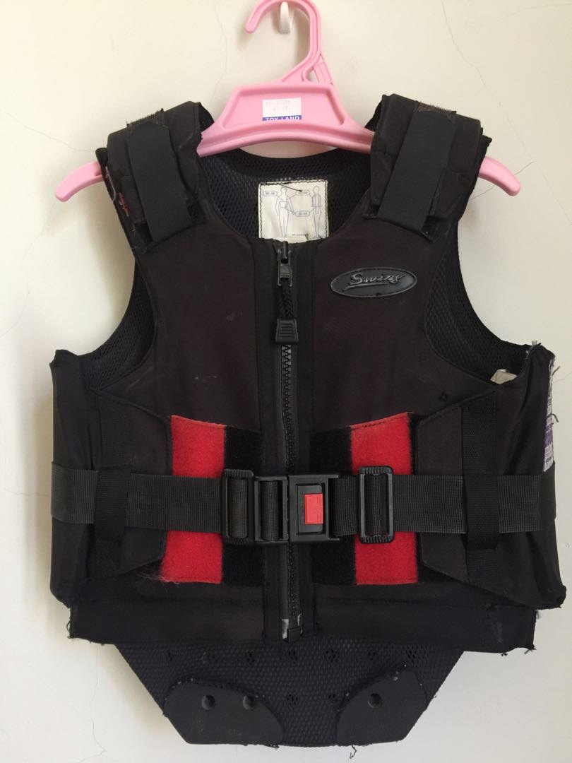Horse riding safety vest, Sports Equipment, Exercise & Fitness, Toning