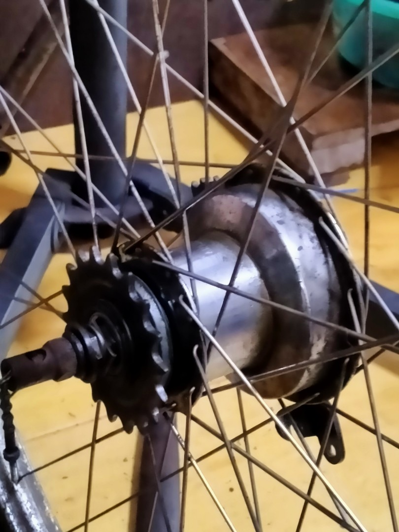 Servicing of Raleigh Sturmey 3 speed hub internal gear contact at