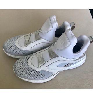 Shoes For Athletic View All Shoes For Athletic Ads In Carousell