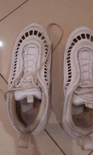 Very good condition Nike air max sz 37.5 (cuma perlu laundry)