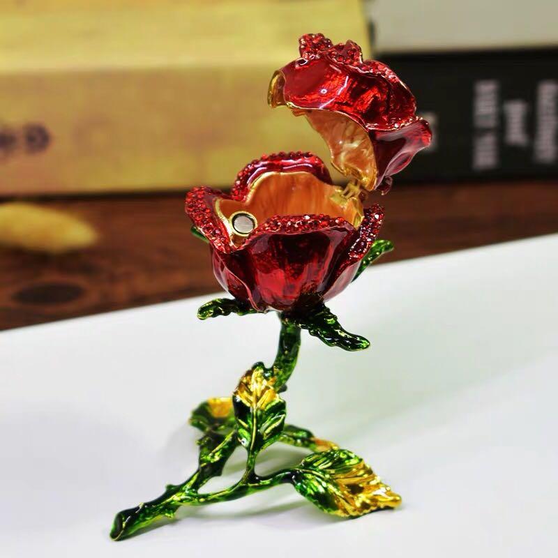 Beauty and the beast ring holder top