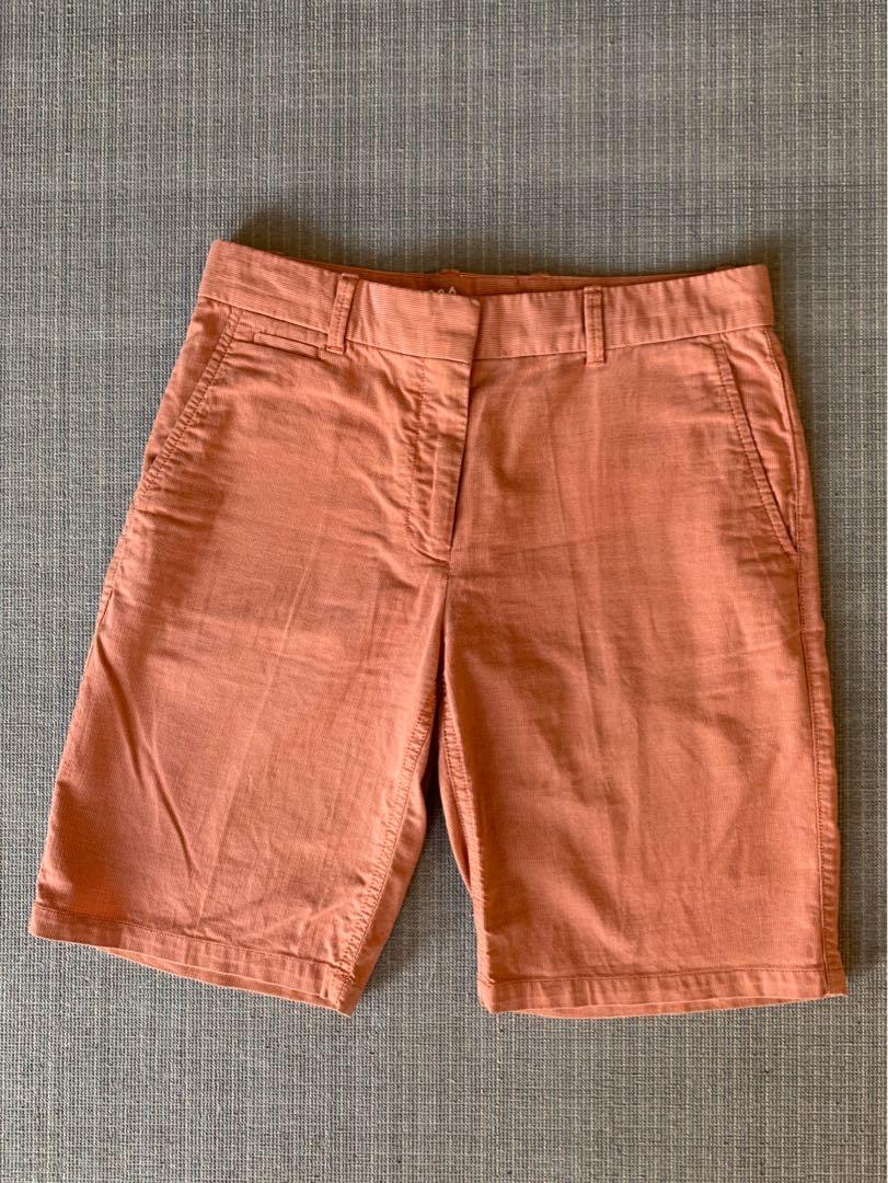 Gap boyfriend roll 2024 up khaki shorts