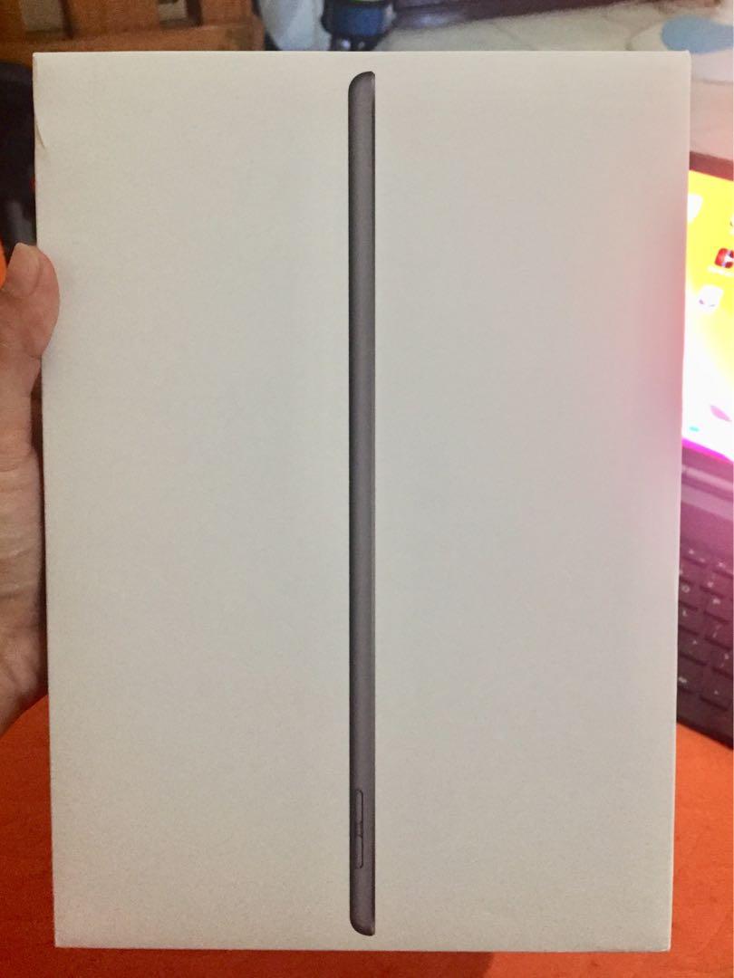 Ipad 7th Gen 32gb w/ complete accessories (Category: iPad) located in Rodriguez. Submitted by janezapanta (Listing ID 279176217, Image 3). Description: - Acquired last Dec.2020 (2mos.old) - With box and complete accessories charger, bluetooth keyboard, leather case, glass protector and ipad bag. - 100% smooth and no defect - you can check all you want upon meet-up.