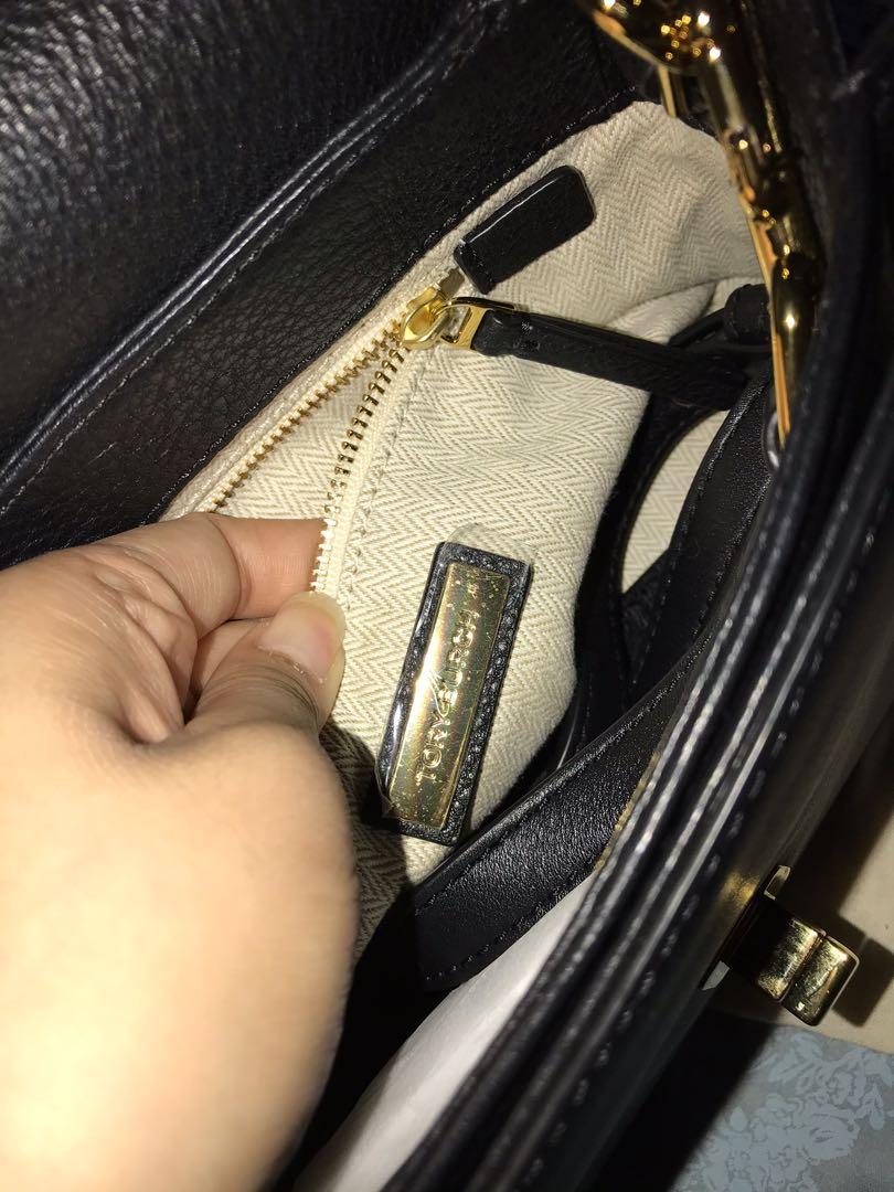 Kira mixed materials tory burch (Category: Luxury Bags & Wallets) located in Manila. Submitted by peejay0830 (Listing ID 279045941, Image 3). Description: I just badly need the funds. Kindly search kira mixed materials crossed body bag. Bought this at greenbelt 5 makati.