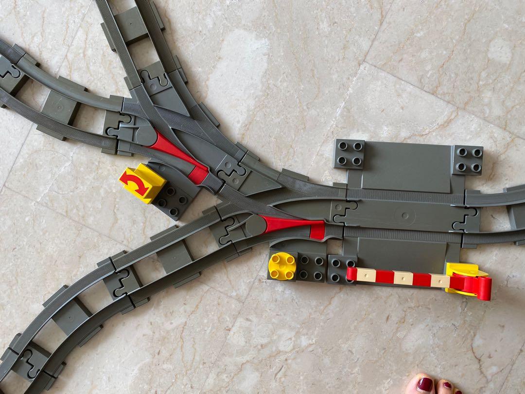 Duplo top train bridge