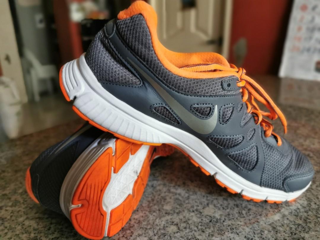 nike men's revolution 2