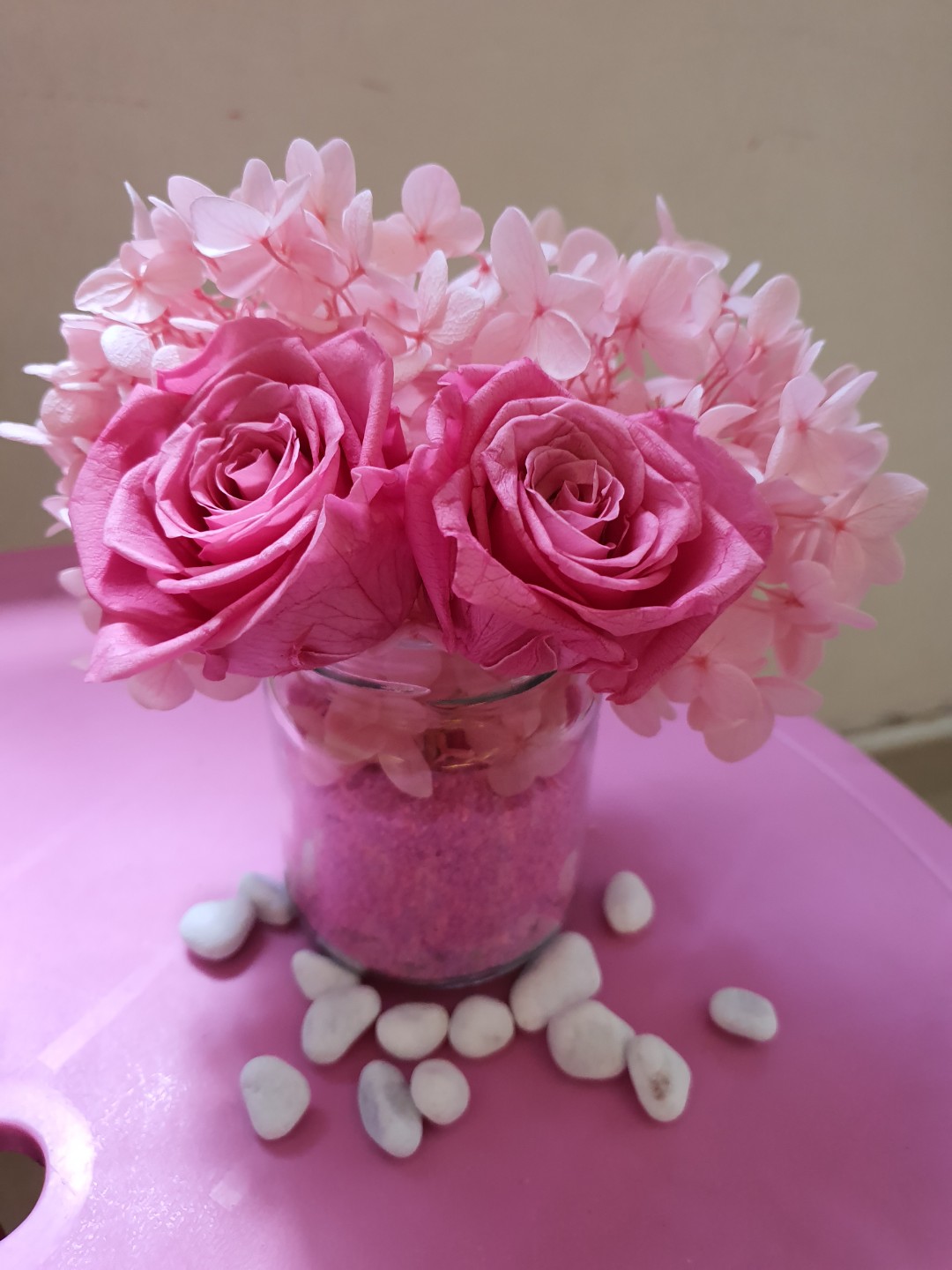 Preserved flower table display, Hobbies & Toys, Stationery & Craft