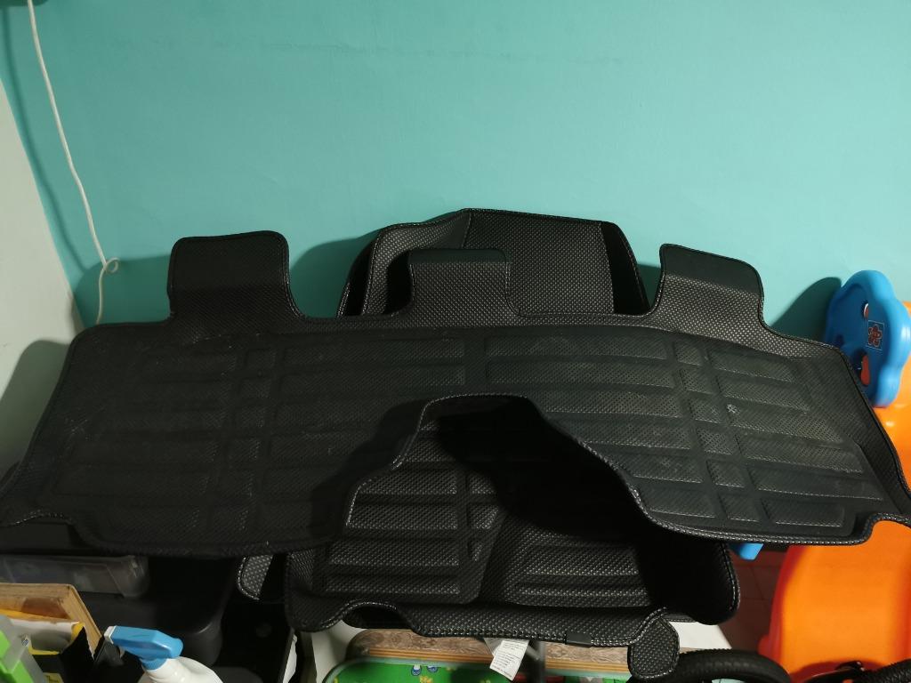 Toyota Prius + / Alpha Step armour 3D car mat, Car Accessories