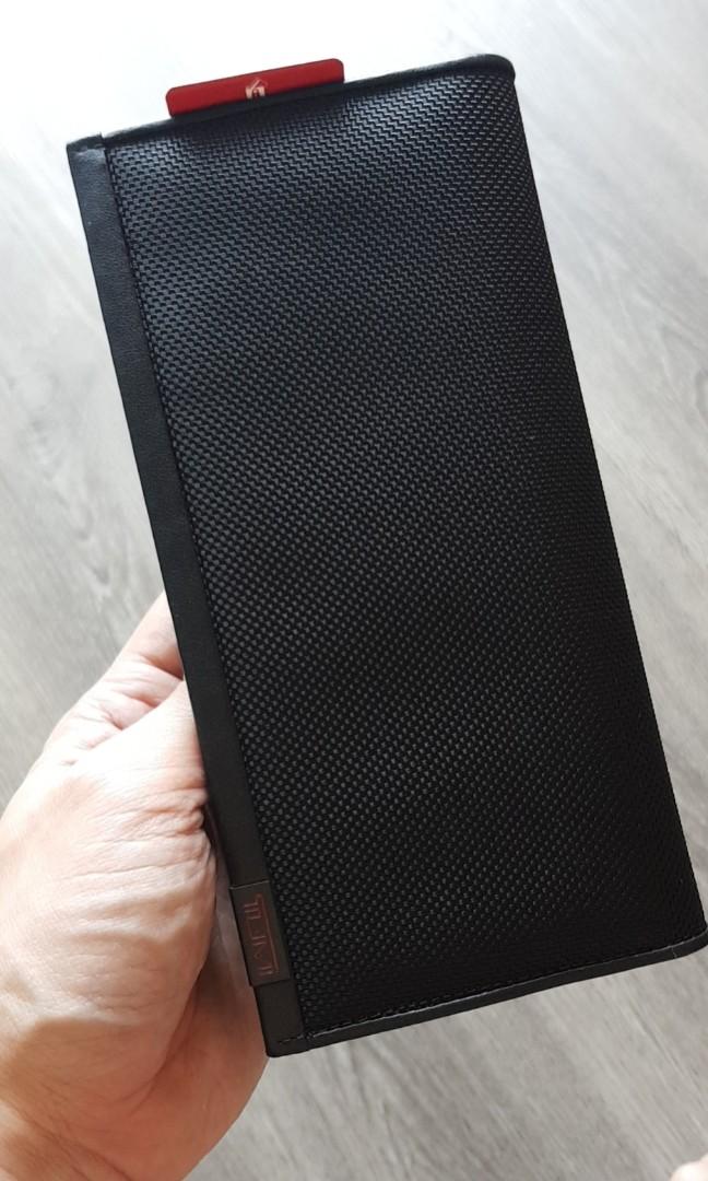 tumi long wallet